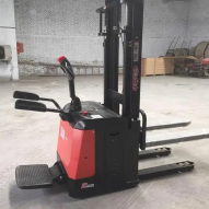 石家庄尊龙凯时- 人生就是搏!电动堆高车